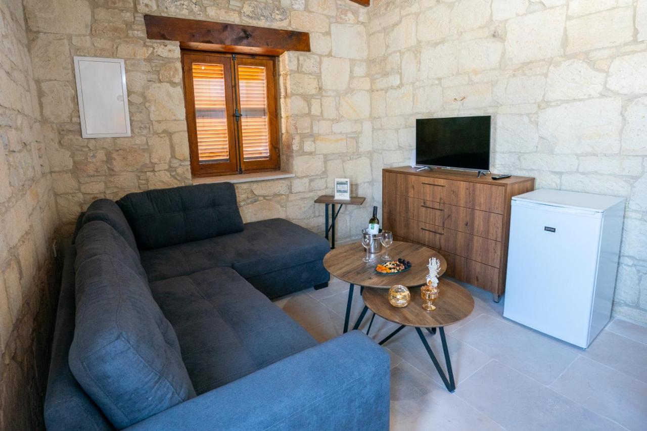 Eidyllio Luxury Suites Omodos Exterior photo